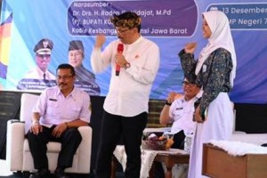 Pj Bupati Kuningan saat menjadi nara sumber Pimda Nyawah.